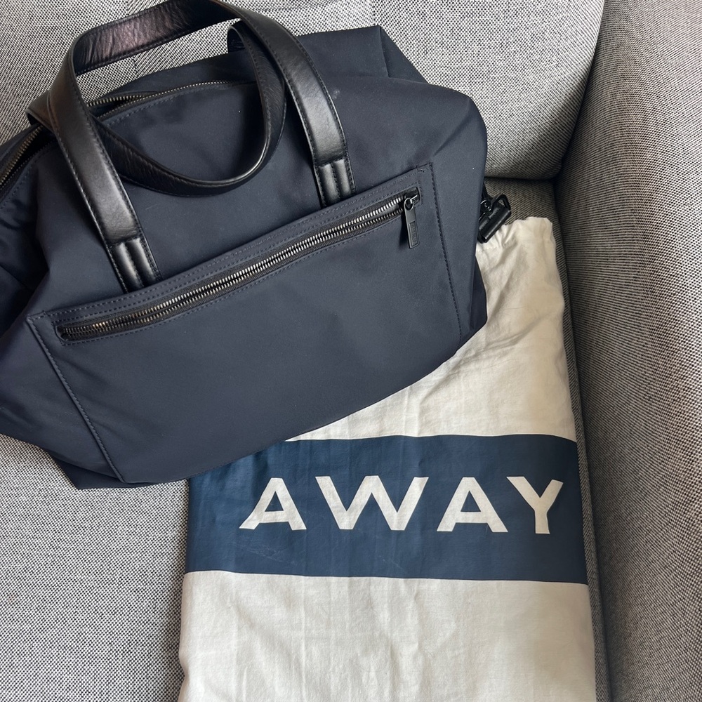 AWAY Everywhere bag